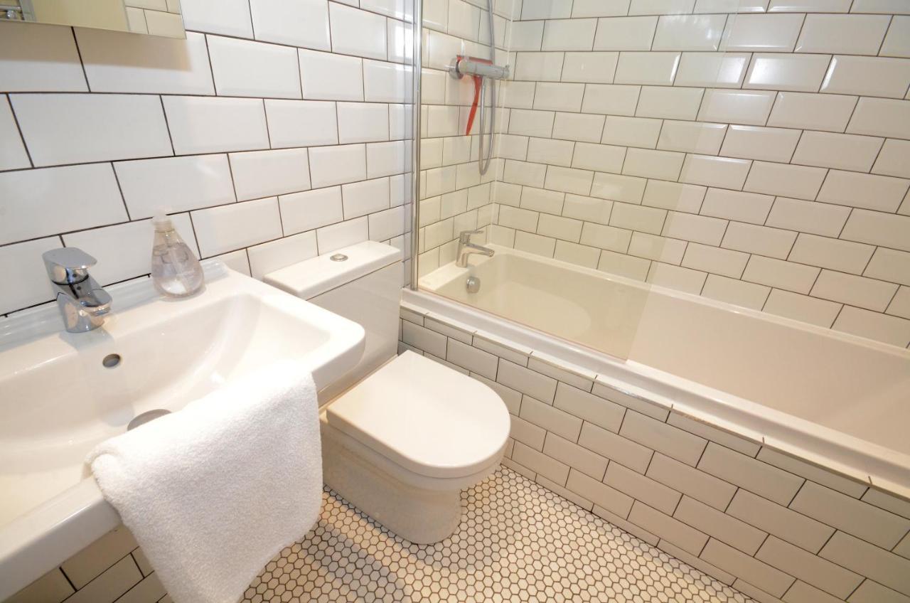 The Mews - 2 Bedroom Luxury, Spacious House With Free Parking Йорк Екстериор снимка
